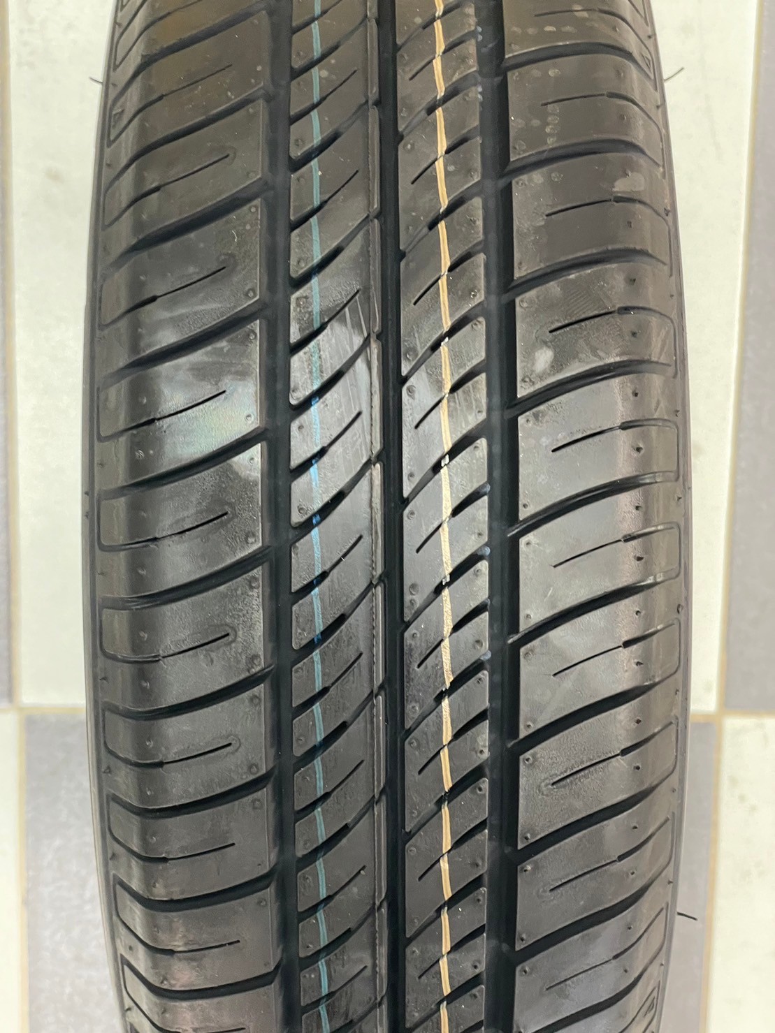 DEESTONE รุ่น NAKARA R202 155/70R12ยางใหม่ปี2023