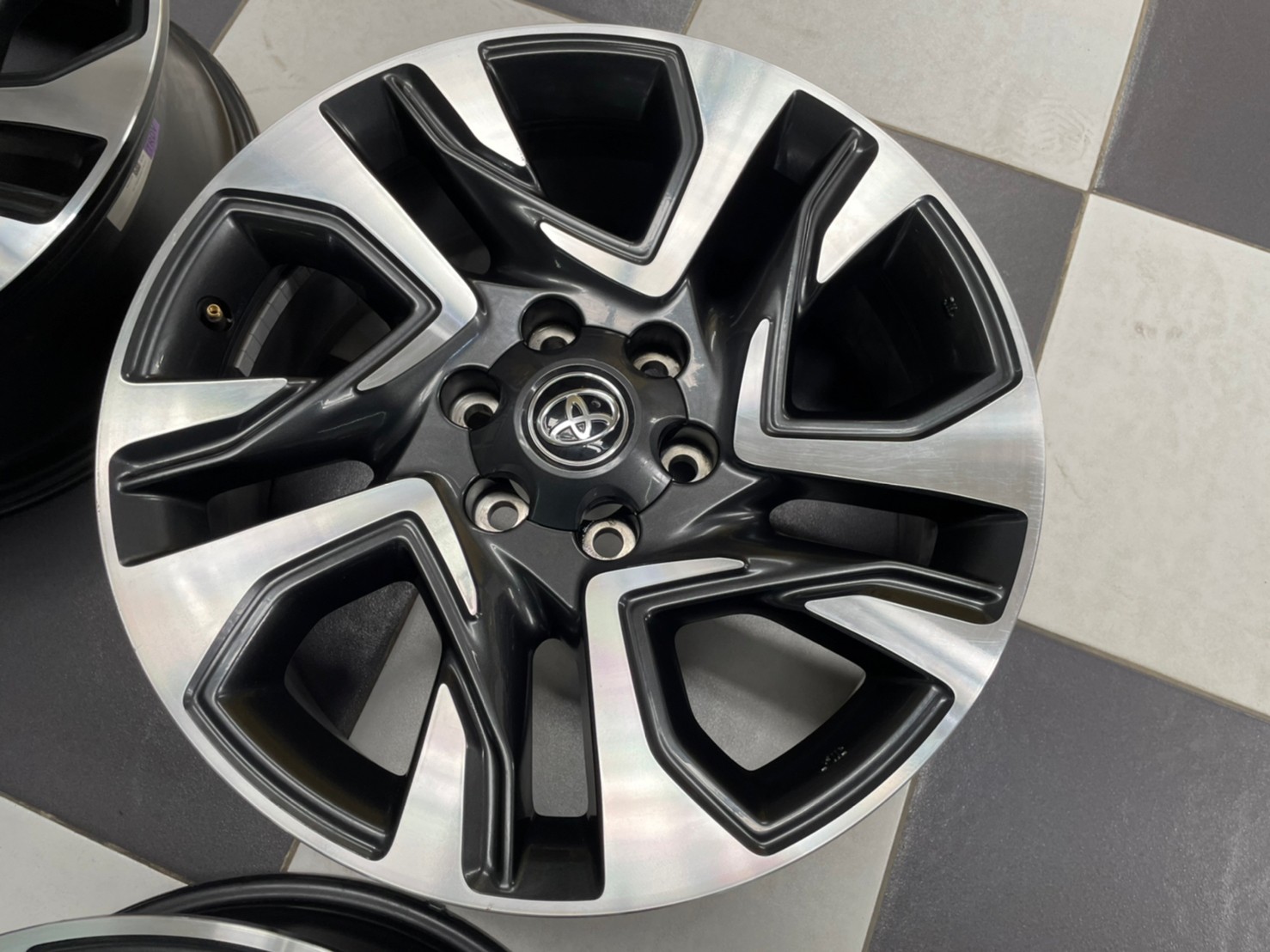 ล้อแม็กซ์ขอบ20 Toyota Fortuner Legender 6รู139 รุ่นใหม่ล่าสุด สภาพใหม่สวย