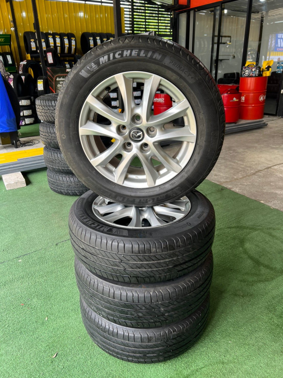 ล้อ Mazda3 5x114 พร้อมยาง Michelin Primacy4 ปี18 ขนาด 205/60R16