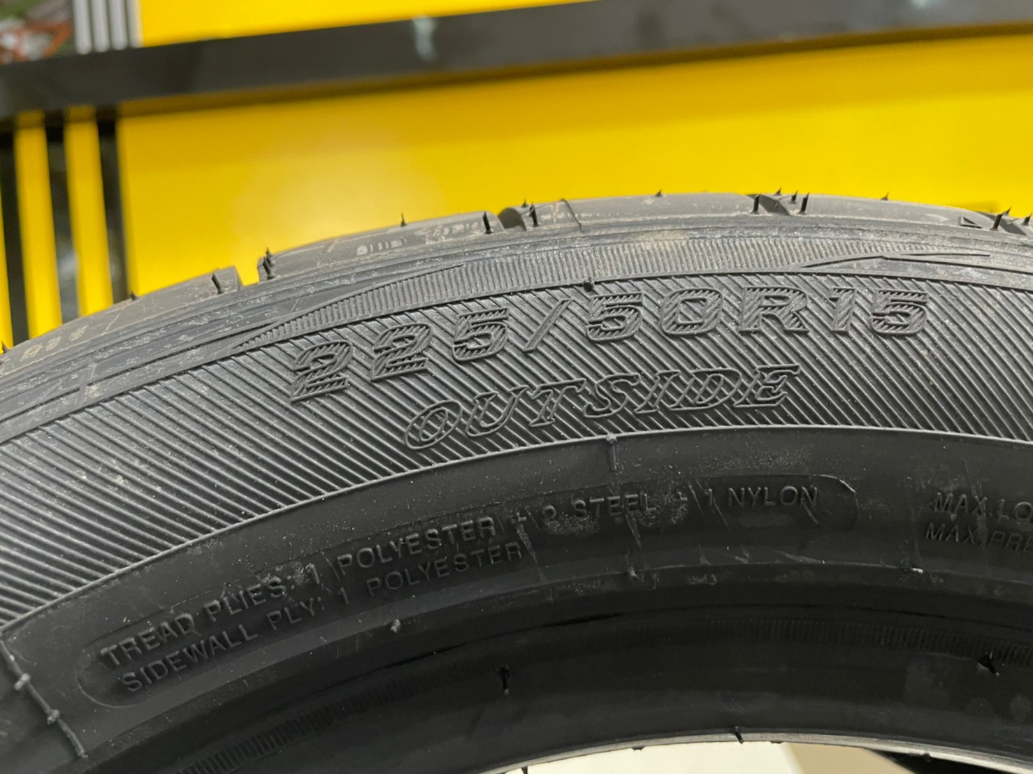 ยางสปอร์ตลายซิ่ง ยางKINTO V-36 ขนาด225/50R15 ยางใหม่ปี2021