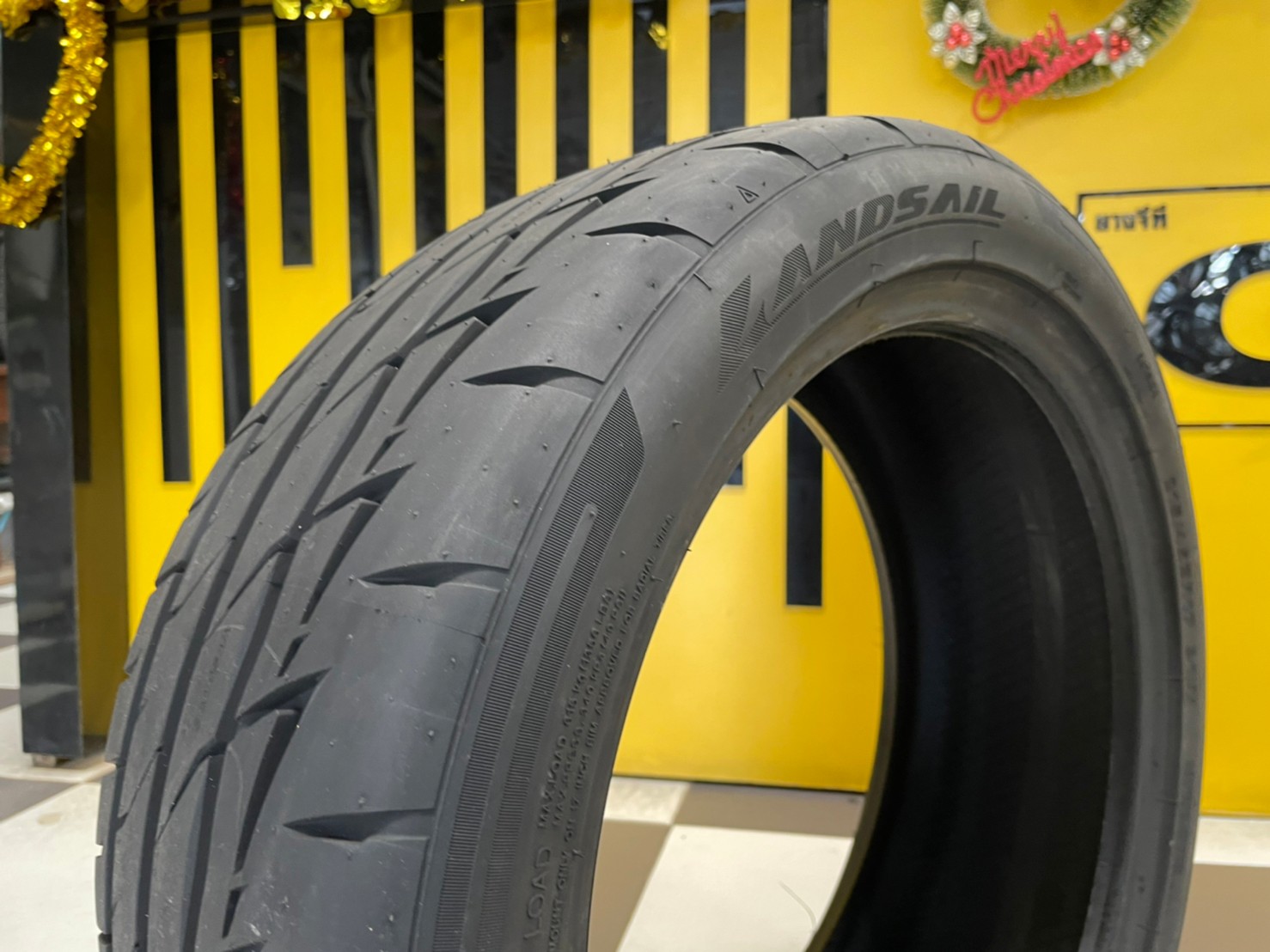ยางสปอร์ตลายซิ่ง คุณภาพดี Lansail RS009 215/45R17ยางใหม่ปี2023