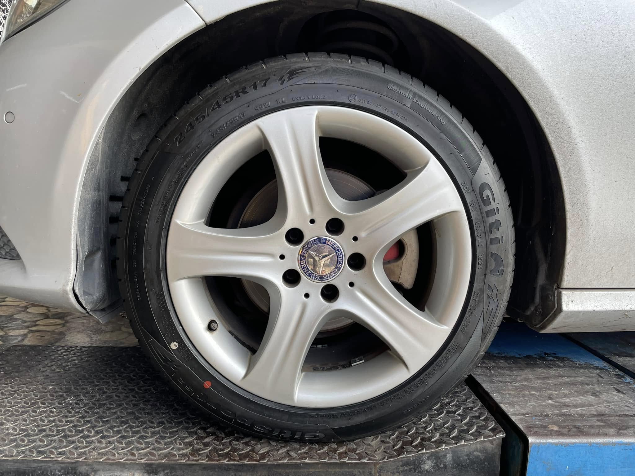 ❤️ #BENZ_E200 #เปลี่ยนยาง 🛞#ยางจีที #ยางสปอร์ตสมรรถนะการขับขี่สูง 🛞 🛞#Giti_SportS2_245/45R17