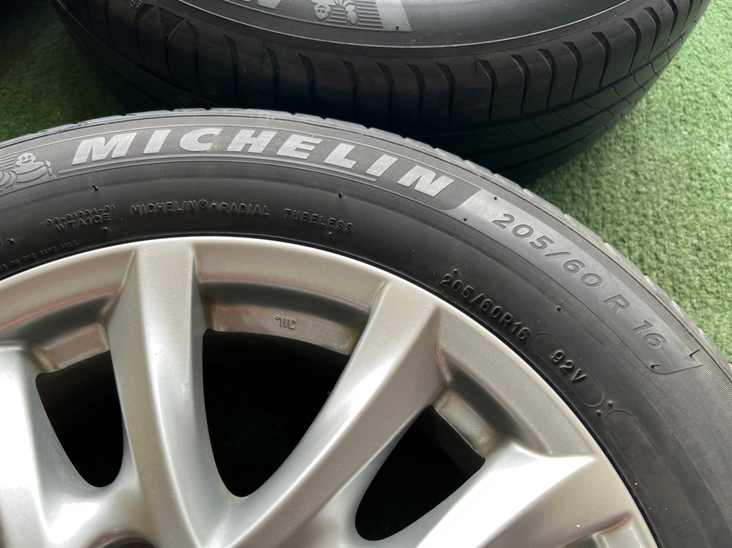 ล้อ Mazda3 5x114 พร้อมยาง Michelin Primacy4 ปี18 ขนาด 205/60R16
