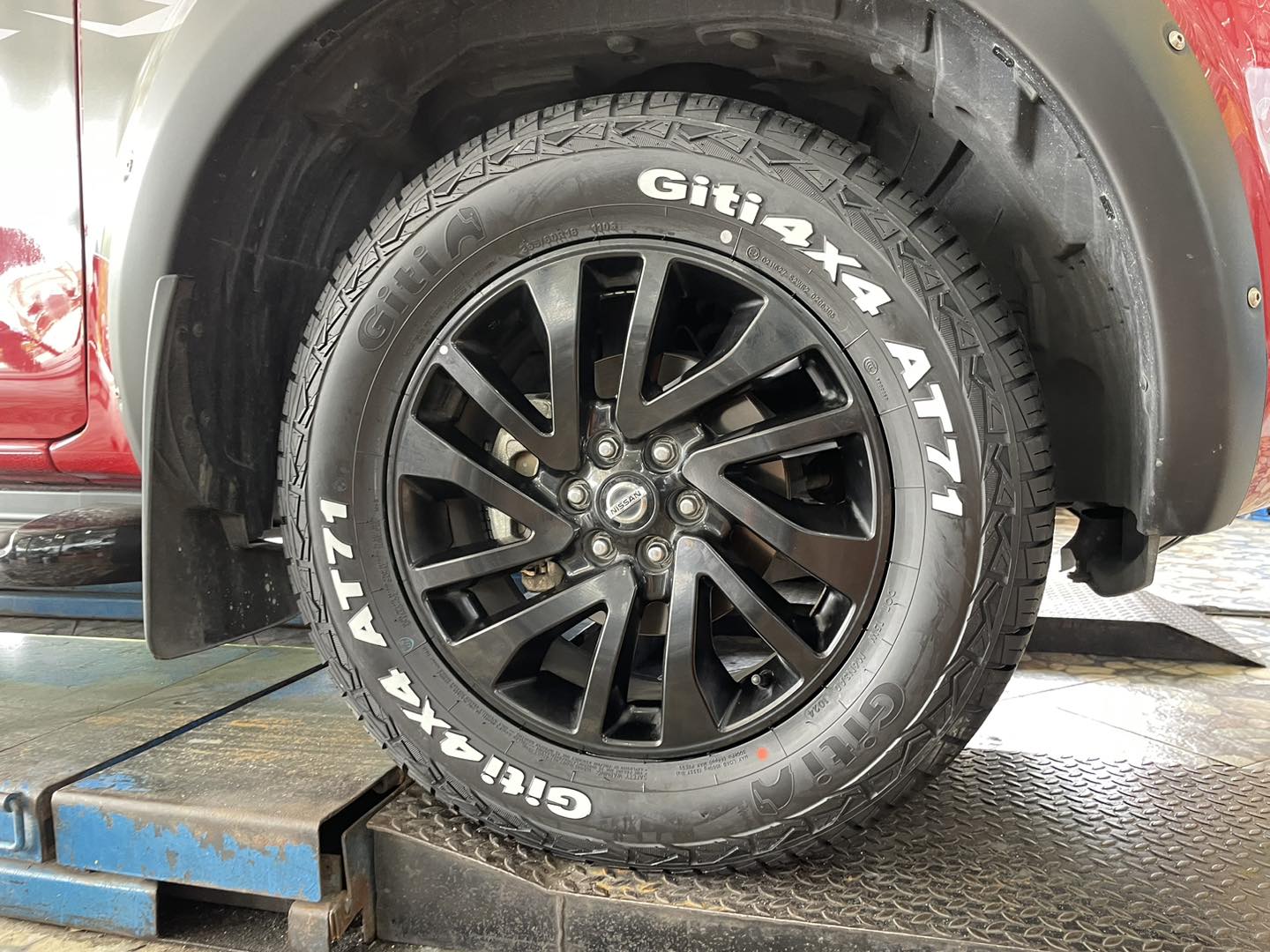#NISSAN_NAVARA ยางจีที GITI 4x4 AT71 265/60R18