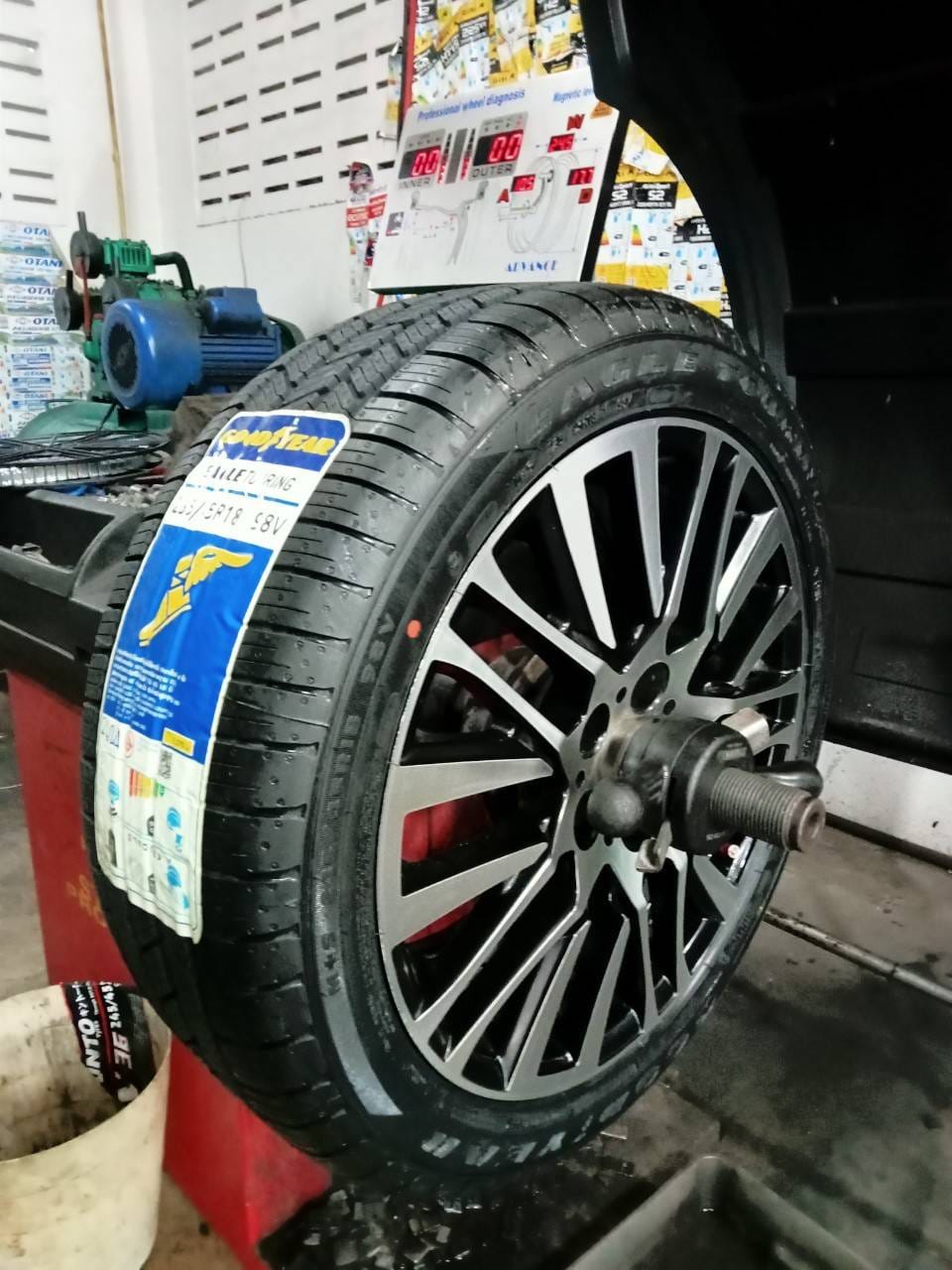 🚘#TOYOTA_CAMRY เปลี่ยนยาง🛞 #GOODYEAR_EagleTouring_235/45R18