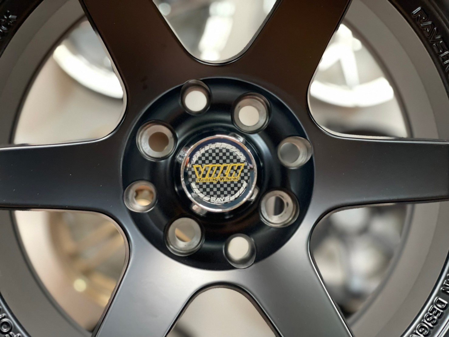 ล้อแม็กซ์ใหม่ TE37 ขอบ15 กว้าง8.25 4รู100และ4รู114.3 สีดำเงาขอบกลึงมิลลิ่งเงิน