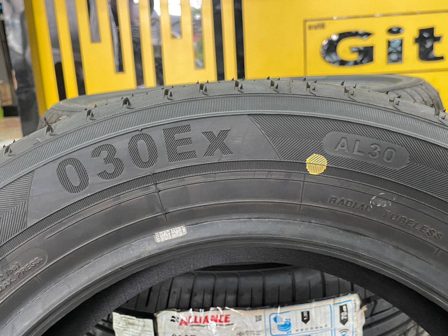 🇯🇵 YOKOHAMA 🇯🇵 #ALLIANCE : AL30 185/60R15 ยางใหม่ปี2022 (4เส้น) พร้อมติดตั้งฟรี