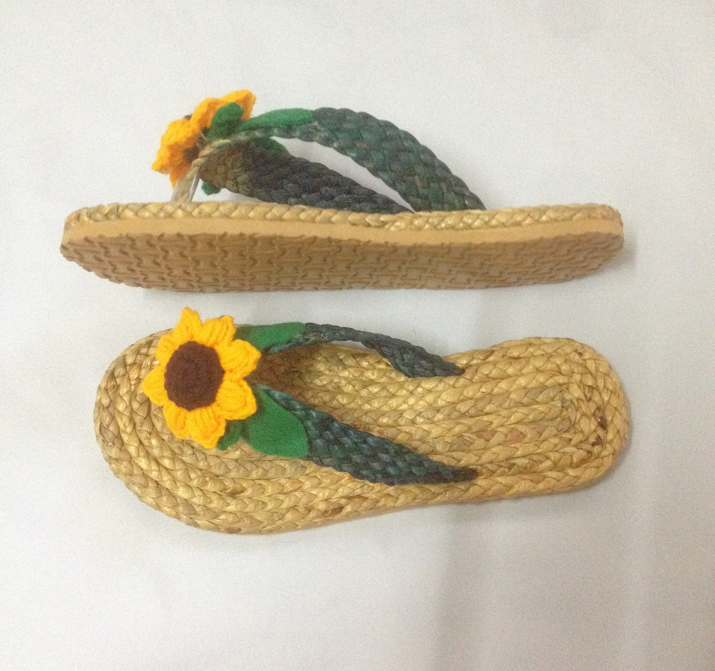 BSS413W : รองเท้าแตะสาน ตกแต่งโครเชต์ ราคาส่ง 1โหล 12 คู่