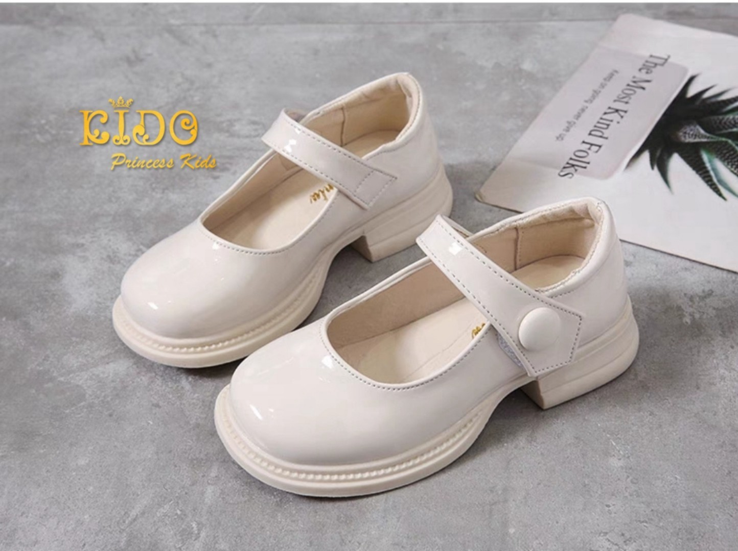 รองเท้าเด็ก(หน้าร้านอยู่รัชดา ลองได้)H183 สีครีม คาดกระดุม สวยสุดเก๋