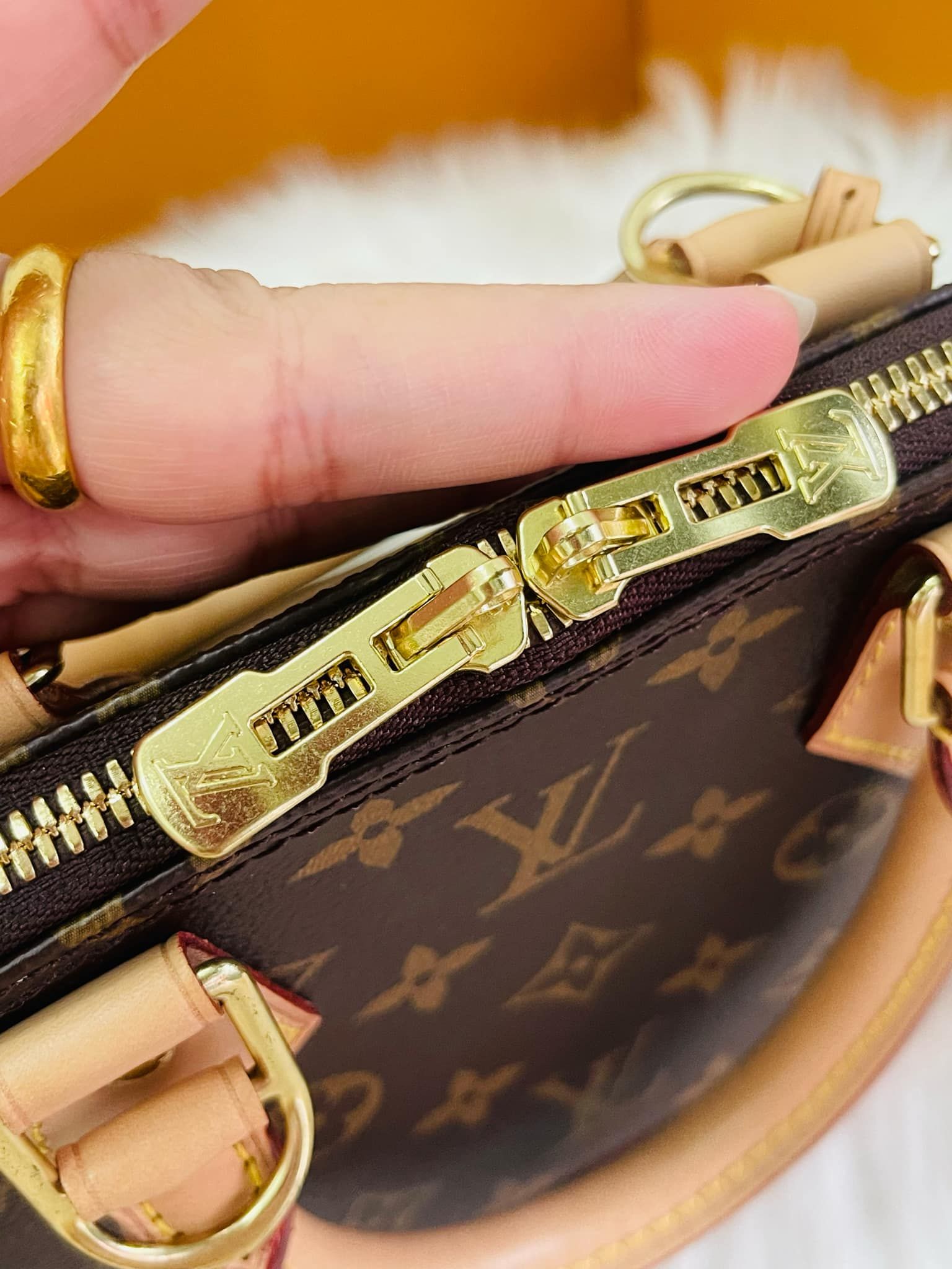 กระเป๋าLv alma bb mono ปี20