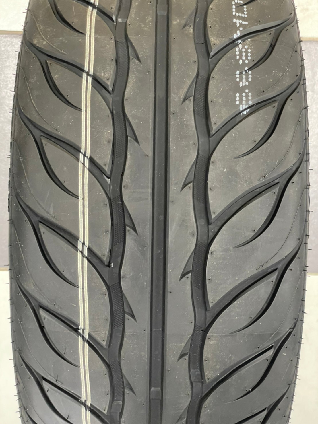 #OTANI BM2000 225/40R18