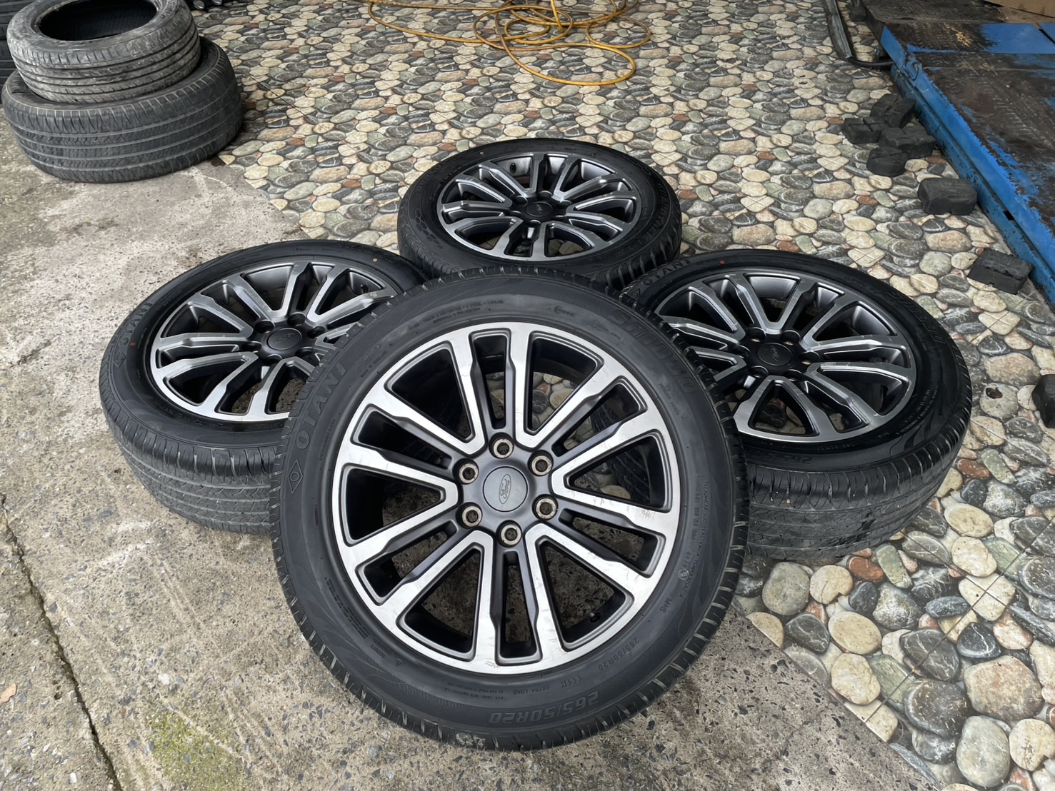 ล้อFORDขอบ20 พร้อมยาง OTANI SA1000 265/50R20 ยางปี2020 สภาพสวยพร้อมใช้งาน