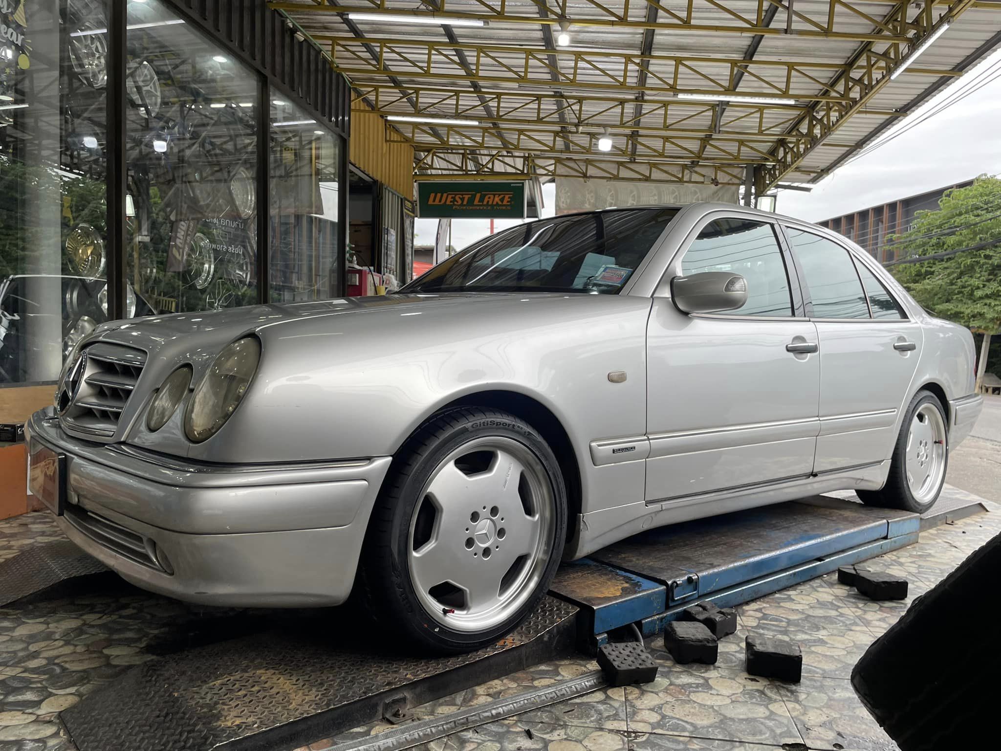 🚗#BENZ_W210🚘 🛞#ยางจีที #ยางสปอร์ตสมรรถนะการขับขี่สูง 🛞 🛞#Giti_SportS2 235/40R18🛞 🛞 #Giti_SportS2 265/35R18❤️