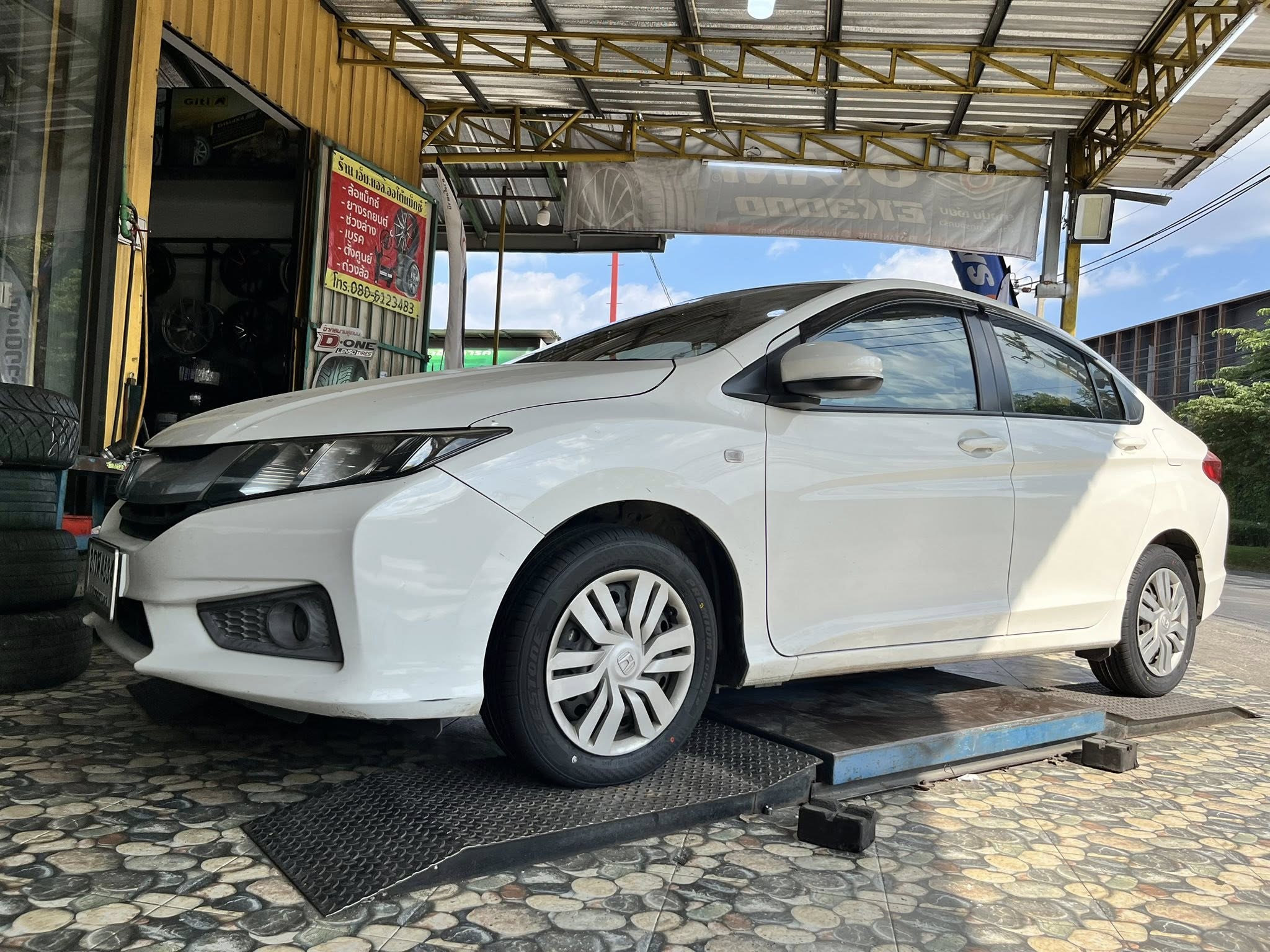 HONDA_CITY🚘เปลี่ยนยาง 🛞🐘#DEESTONE_RA01_185/60R15