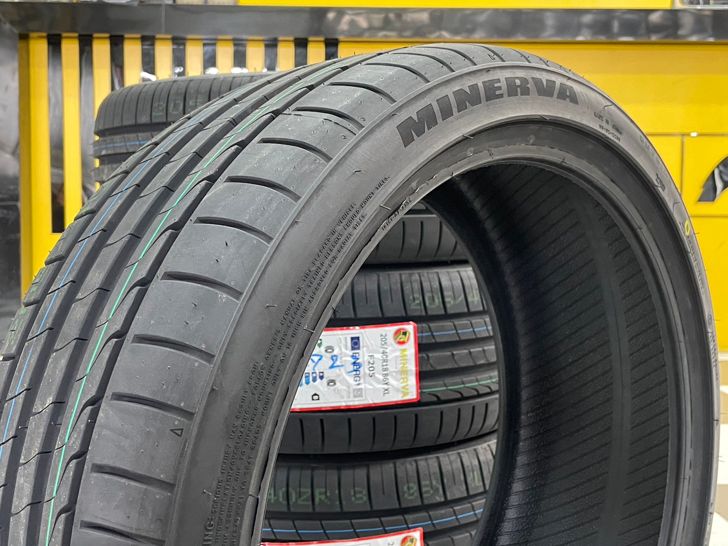 ยางMINERVA F205 205/40R18 ยางสปอร์ตคุณภาพดี สมรรถนะการขับขี่สูงนุ่มเงียบ ยางใหม่2023