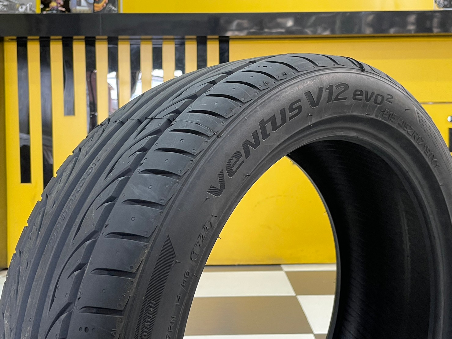 HANKOOK Ventus V12 evo2 215/45R17 ยางใหม่ปี2023