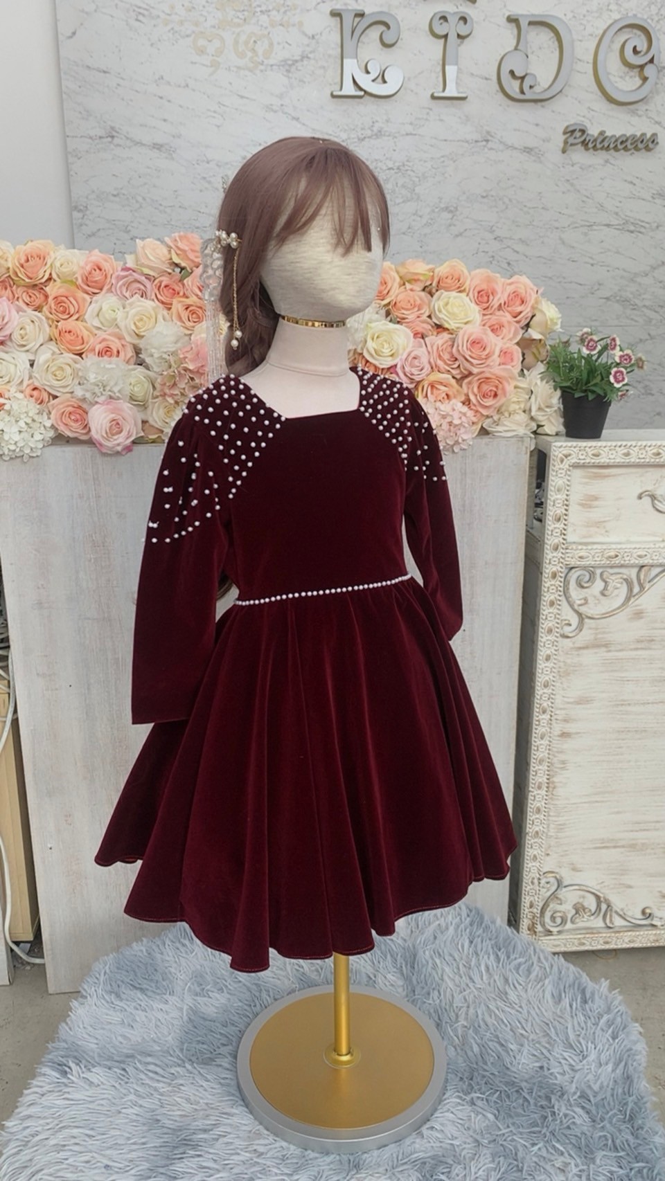 ชุดราตรีเด็ก(หน้าร้านอยู่รัชดา ลองได้ถ่ายรูปเองจากชุดจริง)W18979 สีเขียว ผ้ากำมะหยี่ แขนยาว สวยเรียบหรู