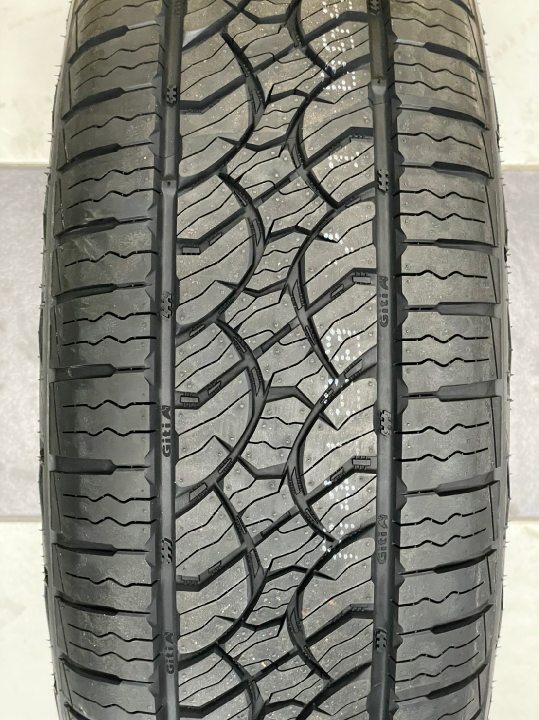 235/60R18 Giti4x4 AT71 ยางใหม่ปี2022