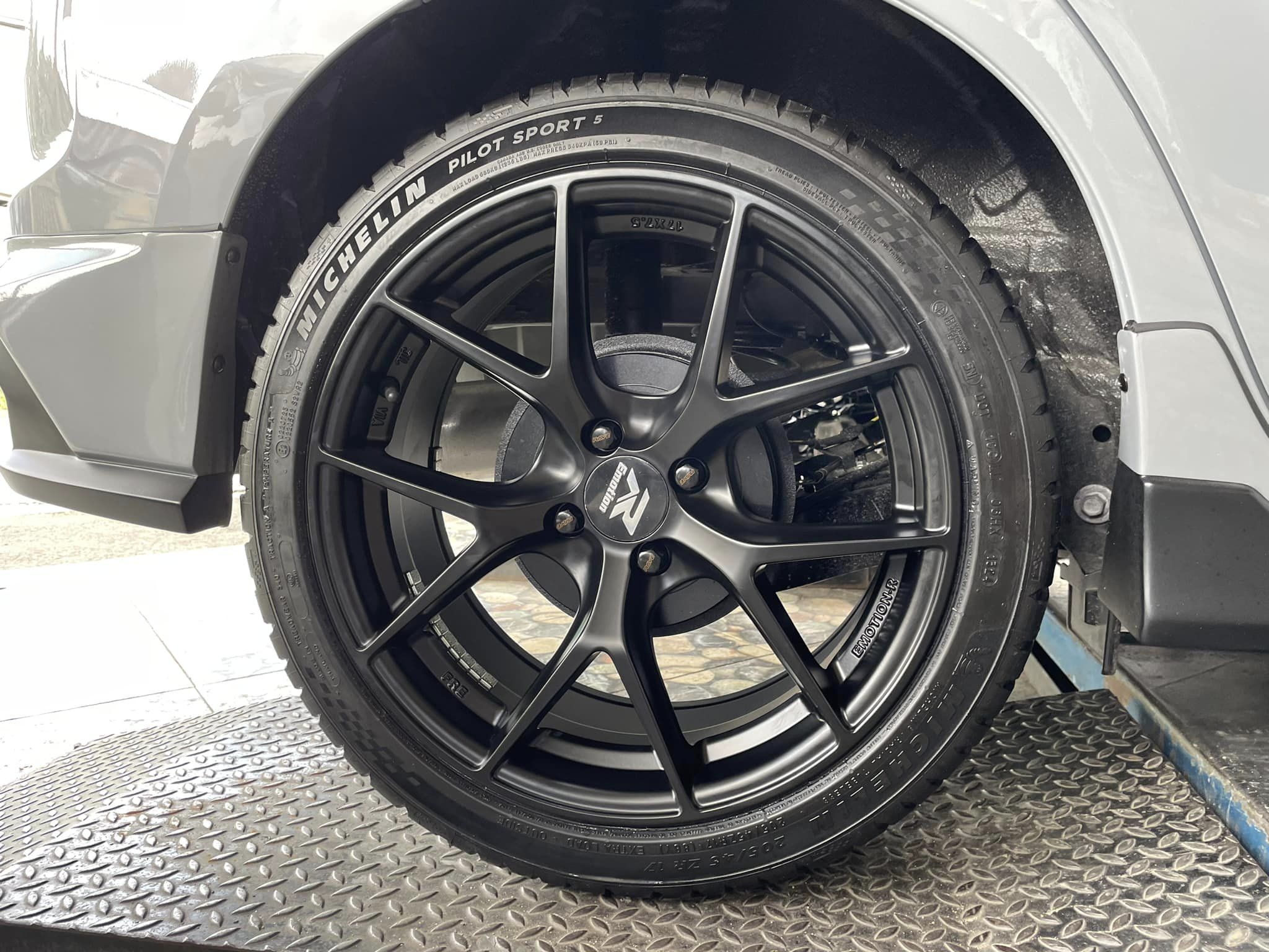 #TOYOTA_YARIS 🚘❤️💫 🛞🐘#MICHELIN #PILOT SPORT5 205/45R17 ❤️ 🛞 #ล้อแม็กซ์ Emotion-R Wheels FRE 17X7.5 4X100 ET+35 🛞