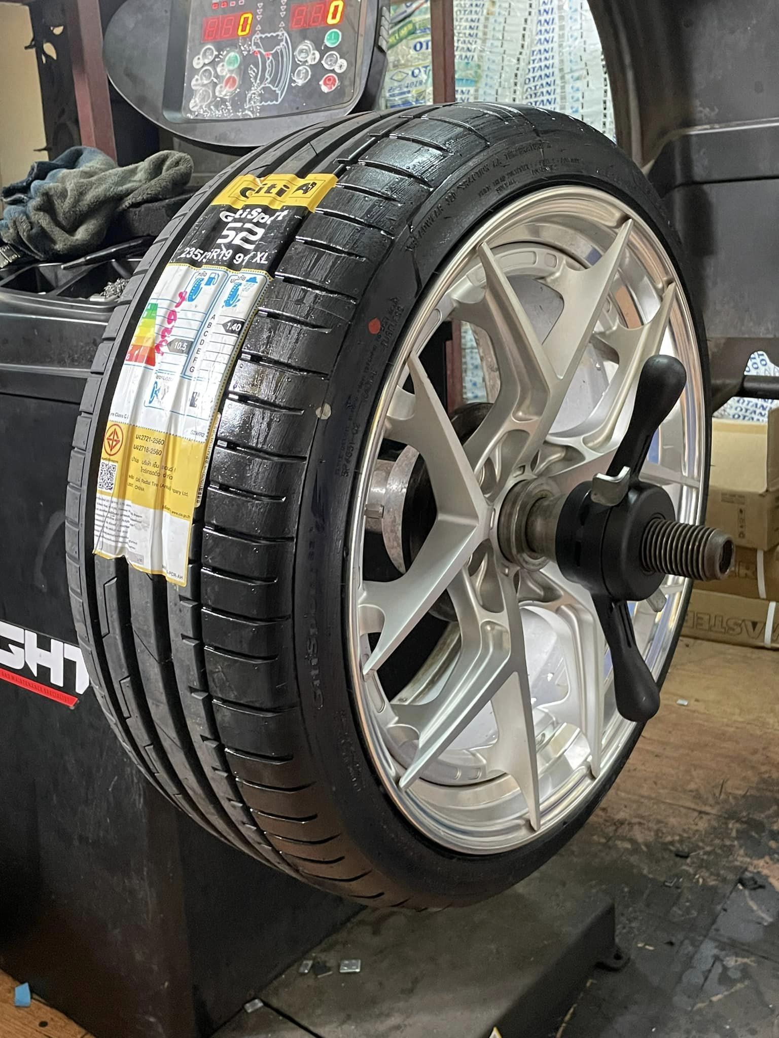 🚗#HONDA_CIVIC เปลี่ยนยาง 🛞#ยางจีที #ยางสปอร์ตสมรรถนะการขับขี่สูง 🛞 🛞#Giti_SportS2 235/35R19🛞