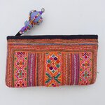 กระเป๋าตังค์ผ้าม้ง แต่งลูกตุ้มชาวเขา