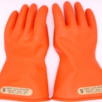 ถุงมือยางป้องกันไฟฟ้า Class 00 ยาว 10.5 นิ้ว (2,500V)