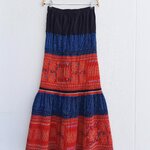 กระโปรงยาว ผ้าปักมือโทนส้มแดง