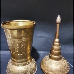 โกศทองเหลืองทรงอ้วน ตอกลายรวงข้าวในกลีบบัว ตามขนาด