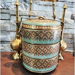 ปิ่นโตเบญจรงค์เขียว น้ำทอง ขาทองเหลือง ลายโบราณ