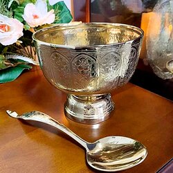 ขัน ร๕ ขนาด 5 นิ้ว ตอกลายกลีบบัวโบราณ งดงากมตา เอกลักษณ์เฉพาะเรา