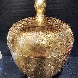 ขัน ร.๕ ฝาจุก 7 นิ้ว ตอกลายรวงข้าวในกลีบบัว ขันน้ำมนตฺทอองเหลืองขาเกลียว Premium