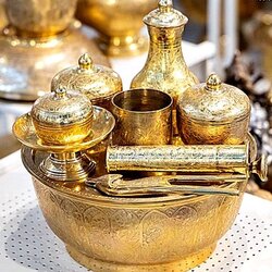 เชี่ยนหมากตอกลายมะลิในกลีบบัวหลวง 9 นิ้ว ทรงชามสูง ลายพิเศษ signature วิจิตรงดงาม