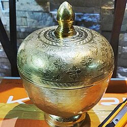 ขัน ร๕ ฝาจุก 6 นิ้ว ตอกลายดอกมะลิล้วน คลาสสิค