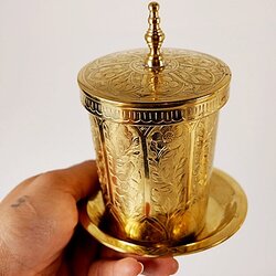 ชุดแก้วทองเหลืองตอกลายกลีบบัวหลวง ความสูงตัวแก้ว 9cm