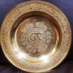 จานทองเหลือง 9 นิ้ว ตอกลายเลข ๙ กลางดอกบัวบาน อัตลักษณ์เฉพาะเรา Premium & Luxury