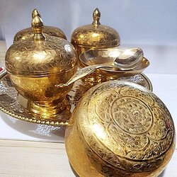 ชุดตักบาตรทองเหลืองตอกลาย โถ 4 นิ้ว ขันตักบาตร 6 นิ้ว ถาดราศี 13 นิ้ว