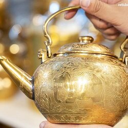 กาน้ำชาทองเหลือง กาหล่อใหญ่ตอกลายช้างทรงเครื่อง เอกลักษณ์เฉพาะเรา