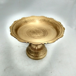 พานทองเหลืองหล่อหนา 7 นิ้วตอกลายงดงาม