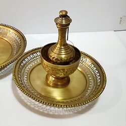 กรวดน้ำเล็กหัวโตตอกลายพร้อมถาดซี่ 8 นิ้ว ชุดขวามือ