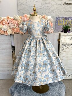 ชุดราตรีเด็ก(ร้านอยู่รัชดา ลองได้ถ่ายรูปจากชุดจริง)W19013 สีฟ้า กระโปรงยาว แขนตุ๊กตา ผ้าพิมพ์ลายทั้งชุด