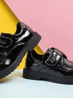 รองเท้าเด็กผู้ชาย(หน้าร้านอยู่รัชดา ลองได้)HM125. สีดำ หนังแก้ว สายคาดด้านหน้า