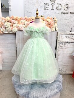 ชุดราตรีเด็ก(หน้าร้านอยู่รัชดา ลองได้ถ่ายรูปจากชุดจริง)W18798สีเขียว เสื้อติดระบายอก กระโปรงยาว สวยน่ารักค่ะ