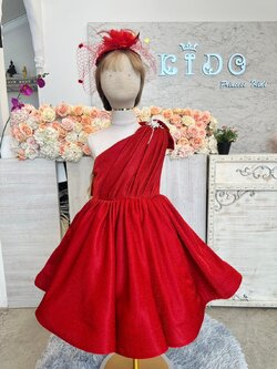 ชุดราตรีเด็ก(หน้าร้านอยู่รัชดา ลองได้ถ่ายรูปจากชุดจริง)W18918 สีแดง กระโปรงสั้นฟูๆ ไหล่เบี่ยง