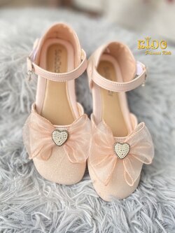 รองเท้าเด็ก*มีหน้าร้านอยู่รัชดา ลองได้ เปลี่ยนได้ *H076 สีโอรส เรียบวิ้งประดับโบว์ผ้าแก้ว ติดหัวใจตรงกลาง รัดข้อเท้าแต่งเพชรห้อย เปิดข้าง หวานๆน่ารัก