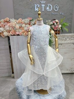 ชุดราตรีเด็ก(หน้าร้านอยู่รัชดา ลองได้ถ่ายรูปเองจากชุดจริง)W19211 สีเงิน ชุดหางปลา เอวติดซีทรูระบาย สวยหรู