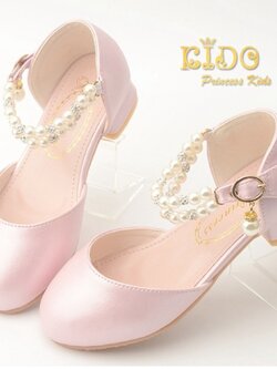 รองเท้าเด็ก(หน้าร้านอยู่รัชดา ลองได้)H180สีชมพู เปิดข้าง ประดับห้อยมุกตรงสายรัดรองเท้า สวยสุดเก๋