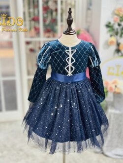 ชุดเจ้าหญิง(หน้าร้านอยู่รัชดา ลองได้ถ่ายรูปจากชุดจริง)R235สีน้ำเงิน แขนตุ๊กตา กระโปรงตกแต่งด้วยกลิตเตอร์ กระโปรงสั้น แขนยาว ดูเป็นเจ้าหญิงมากกน่ารักสุดดๆคะ