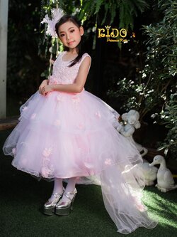 ssชุดออกงานเด็ก(หน้าร้านอยู่รัชดา ลองได้ถ่ายรูปจากชุดจริง)E066สีชมพู สีชมพูเข้ม สีม่วงอมสีเทา ปักด้วยมุกเม็ดเล็ก ดอกไม้รอบๆเอว กระโปรง2ชั้น แต่งด้วยดอกไม้ หน้าสั้นหลังยาว ชุดราตรีเด็ก