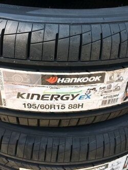 ยางใหม่ Hankook Kinergy195/60-65/R15 ขายเส้นละ 1350 บาท