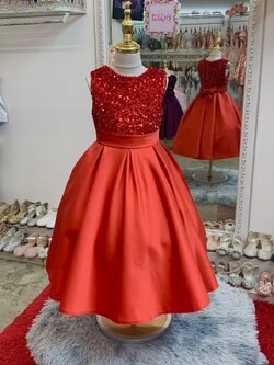 ชุดเดรสเด็ก(หน้าร้านอยู่รัชดา ลองได้ถ่ายรูปจากชุดจริง)W18450 สีแดง กระโปรงยาว แขนสั้น ดูแพงมากค่ะ